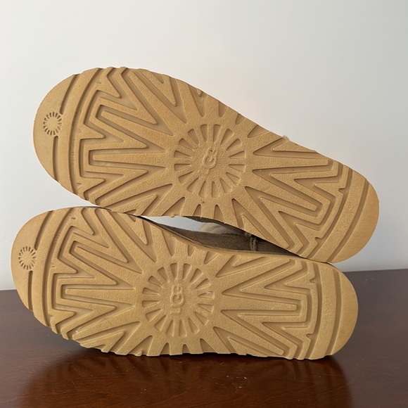 UGG Classic Short II Slate Boots - Picture 4 of 5